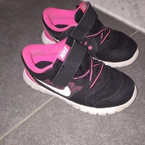 Girls toddler Nike shoes
